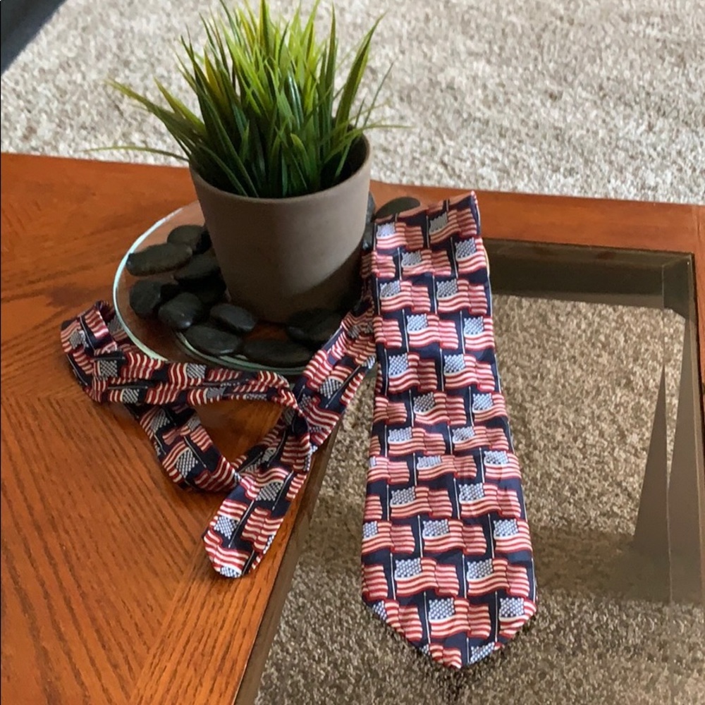 American Traditions Tie Pre Owned